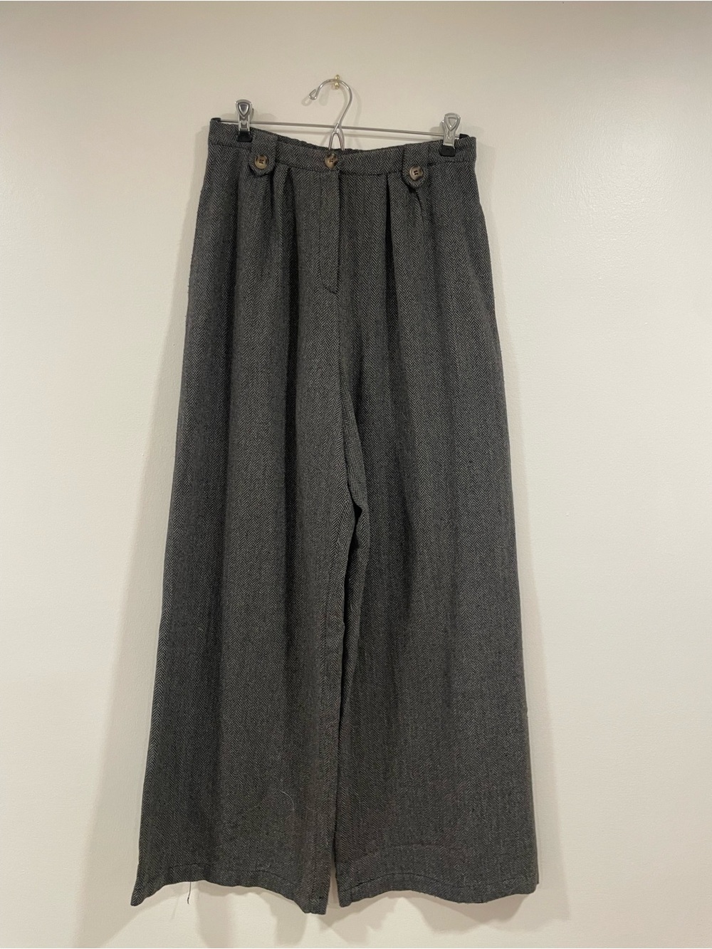 Aakaa Charcoal Wide-Leg Pleated Trousers